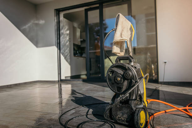 Best Animal Enclosure Cleaning  in Robins, IA
